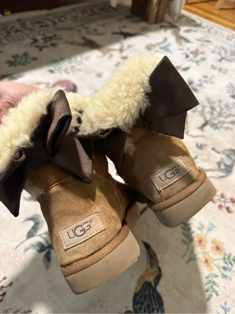 UGG mini bailey bow Cream Sheepskin-Lined Slippers size 8